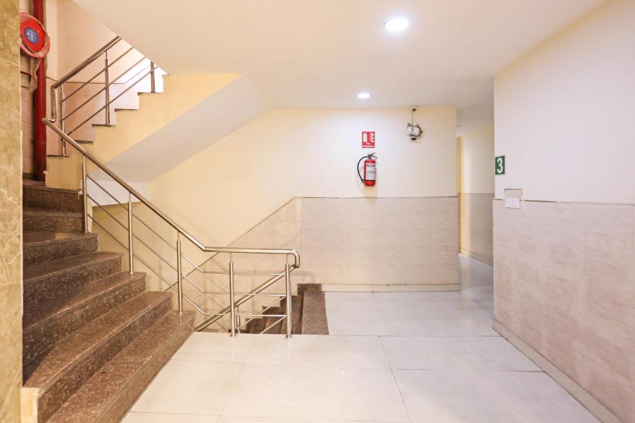 Paras Delhi Airport Hotel 3*