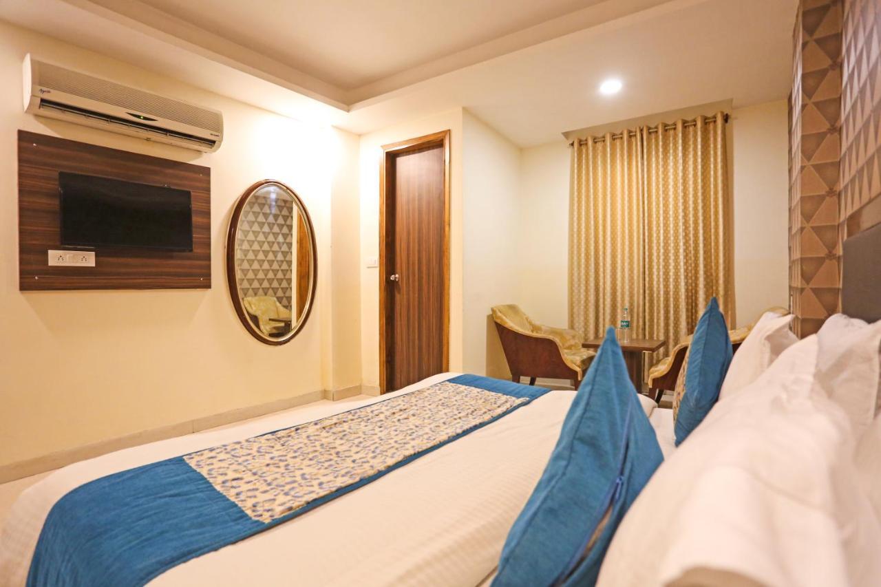 Paras Delhi Airport Hotel