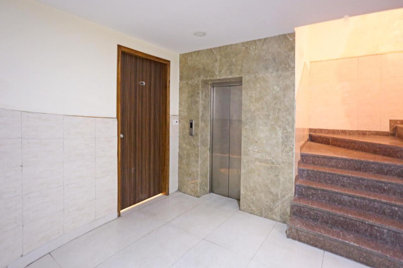 Hotel Paras Delhi Airport