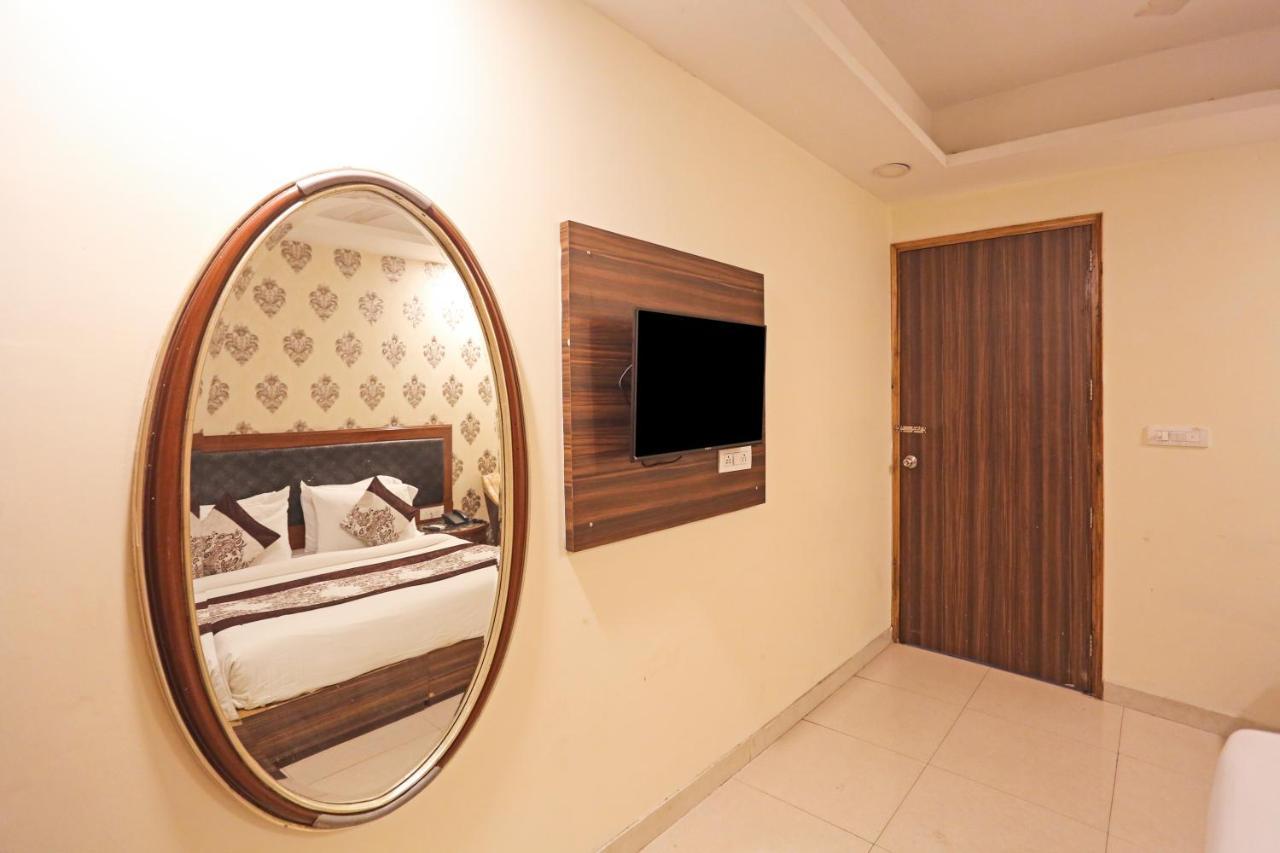 Hotel Paras Delhi Airport 3*