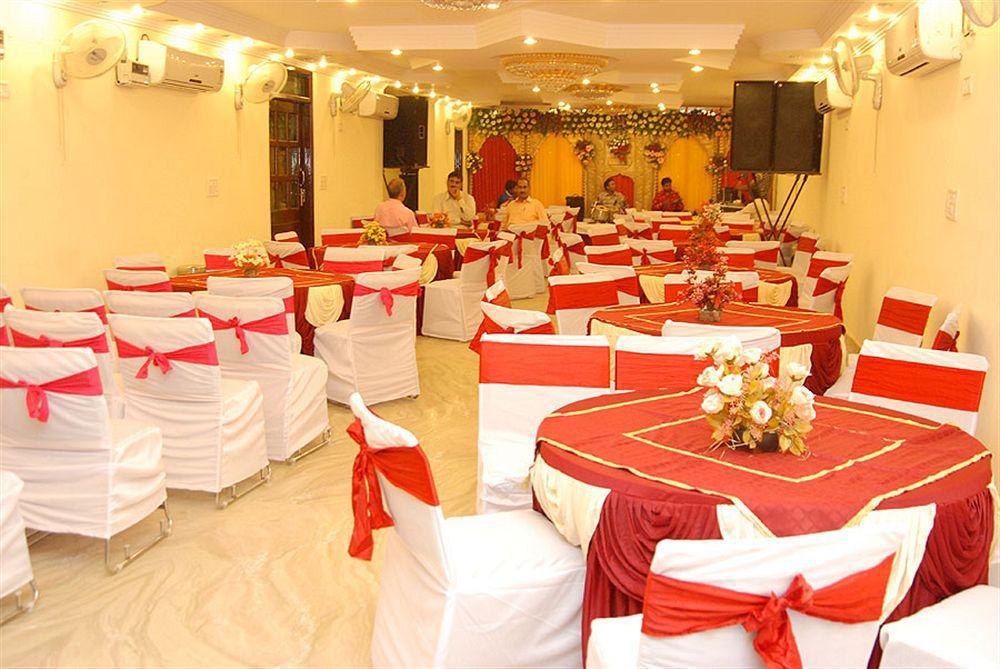 Western King Hotel 2*