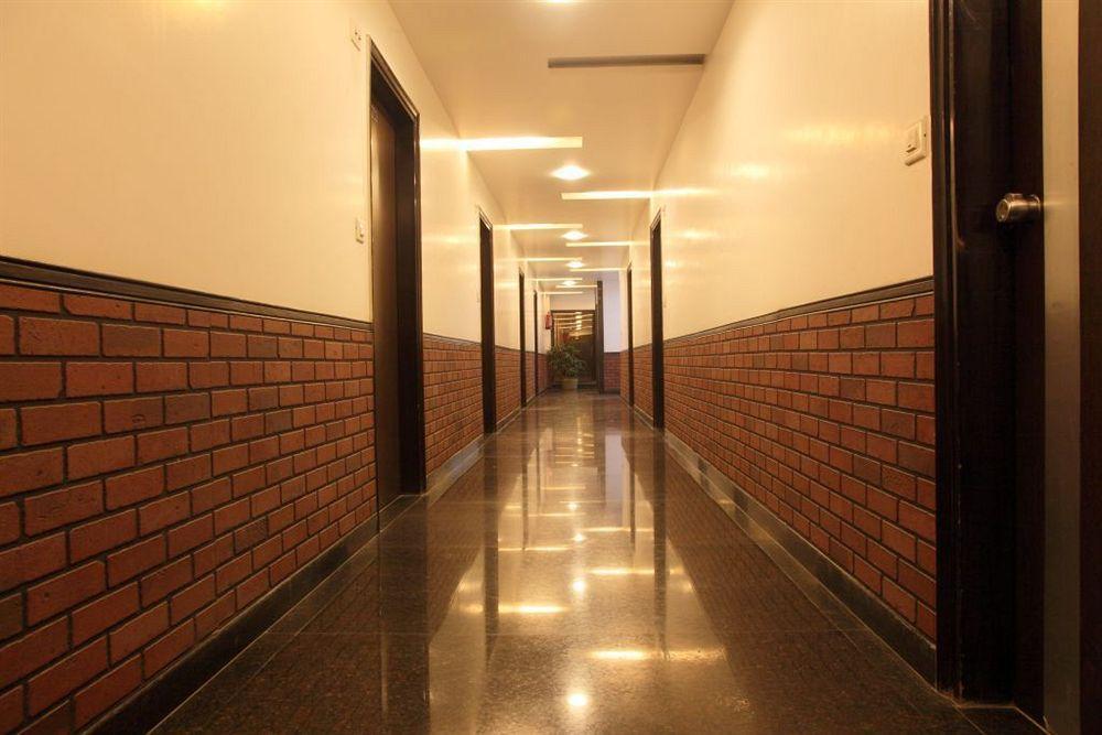 Lohmod At National Highway 8 - Free Airport Transffer Hotel