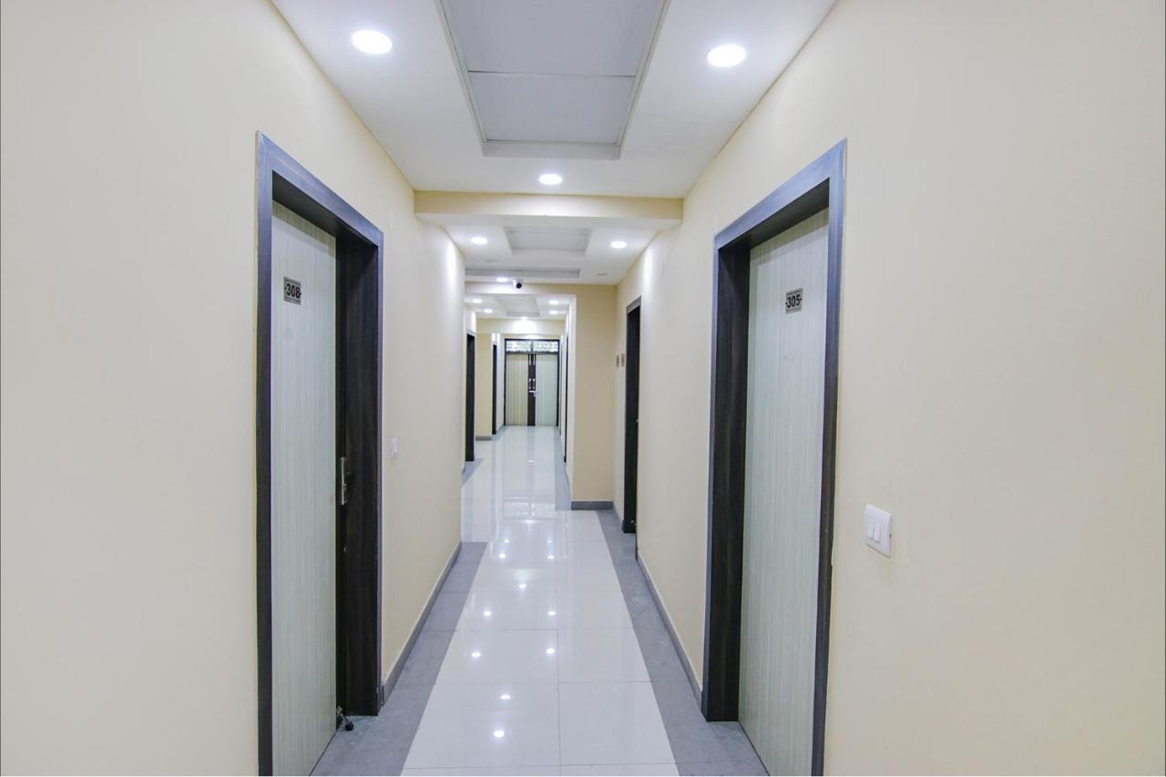 Hotel Fabhotel Ashok Vihar - Nr North Campus, Delhi 3*