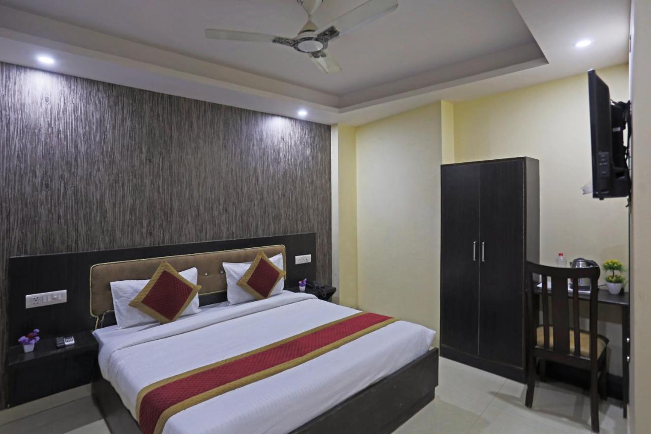 Hotel Airport Rosewood 4*
