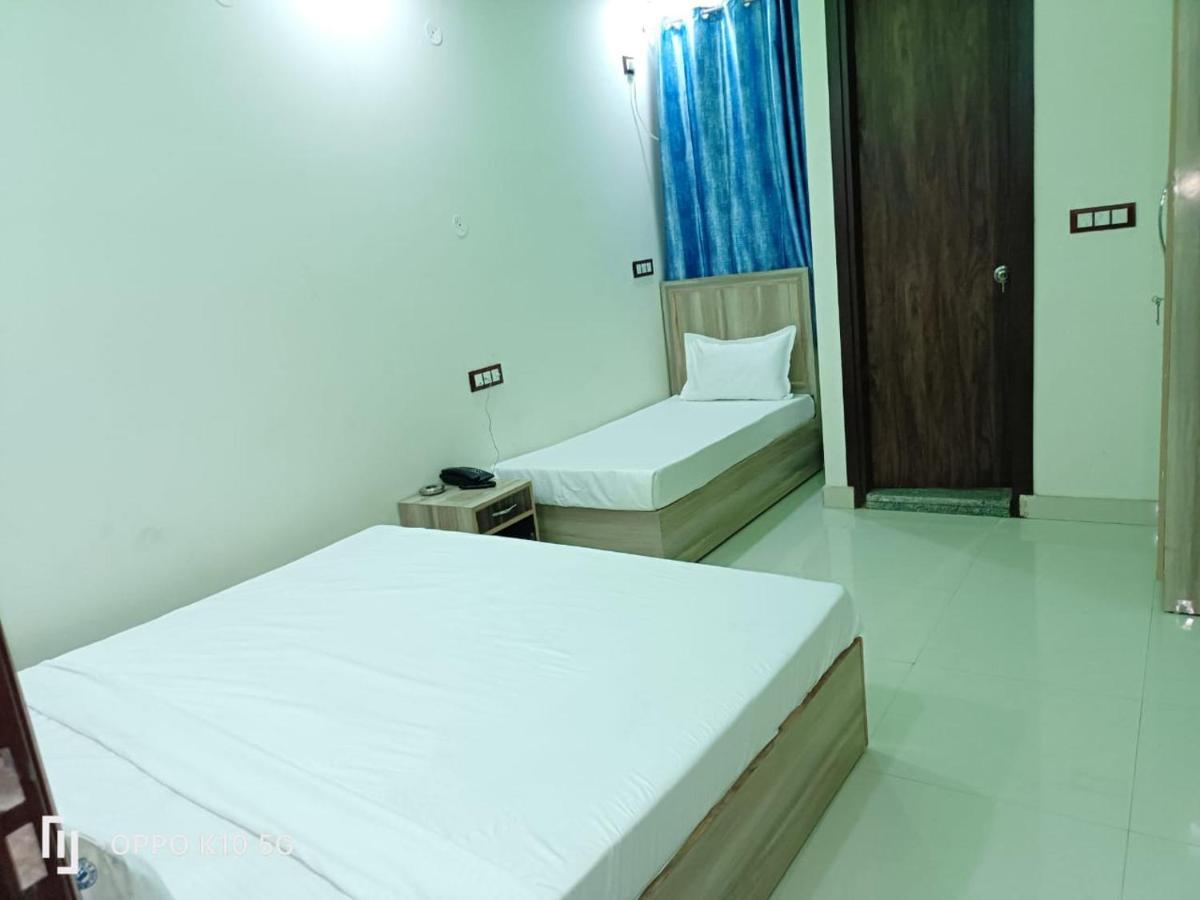 Travel At Delhi Airport 3* New Delhi