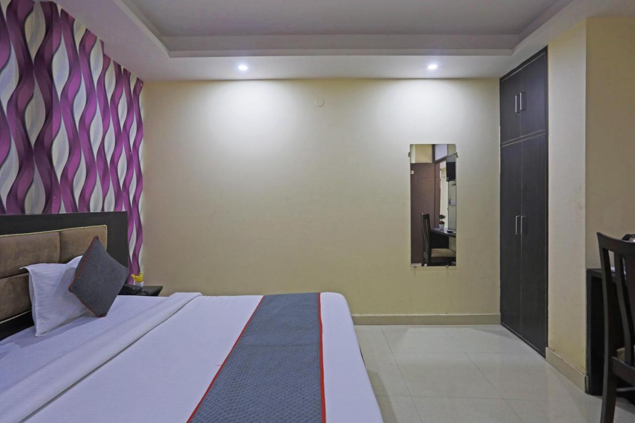 Hotel Airport Rosewood 4*