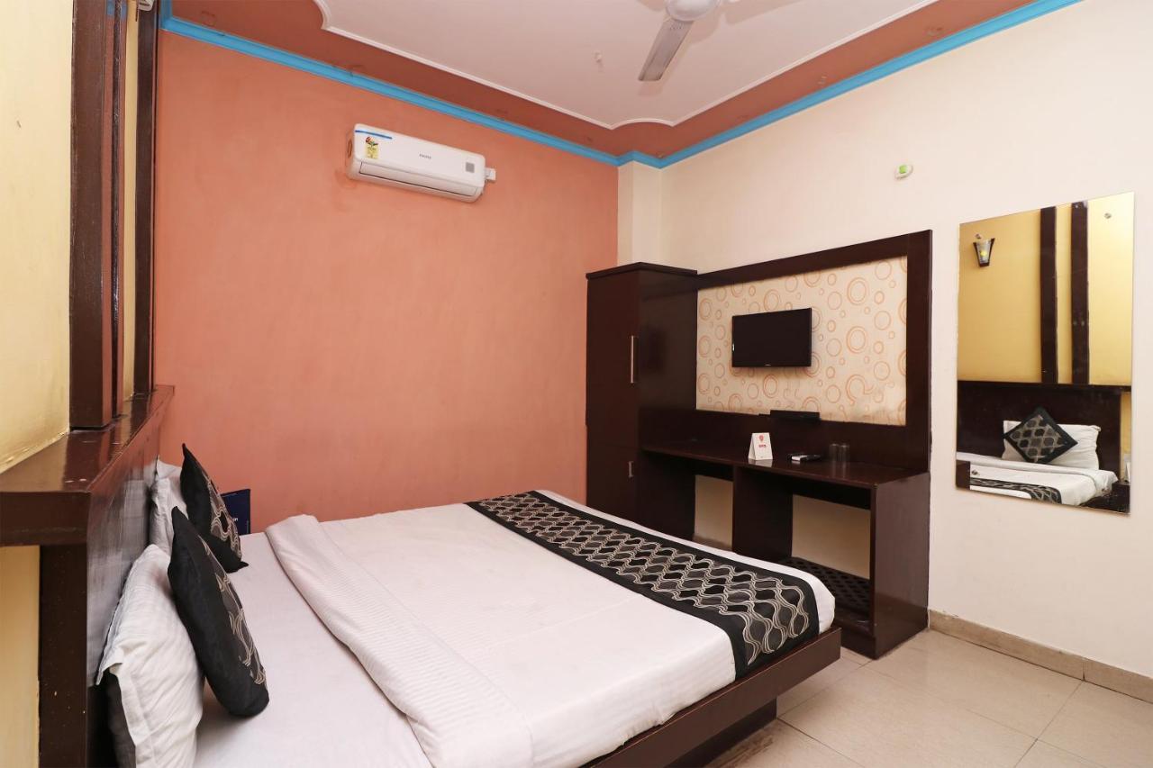 Bed & Breakfast Lotus Homestay At Delhi Airport