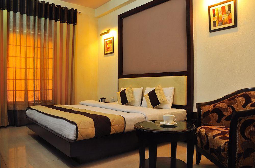 Grand Plaza In Centre - At Railway Station New Delhi