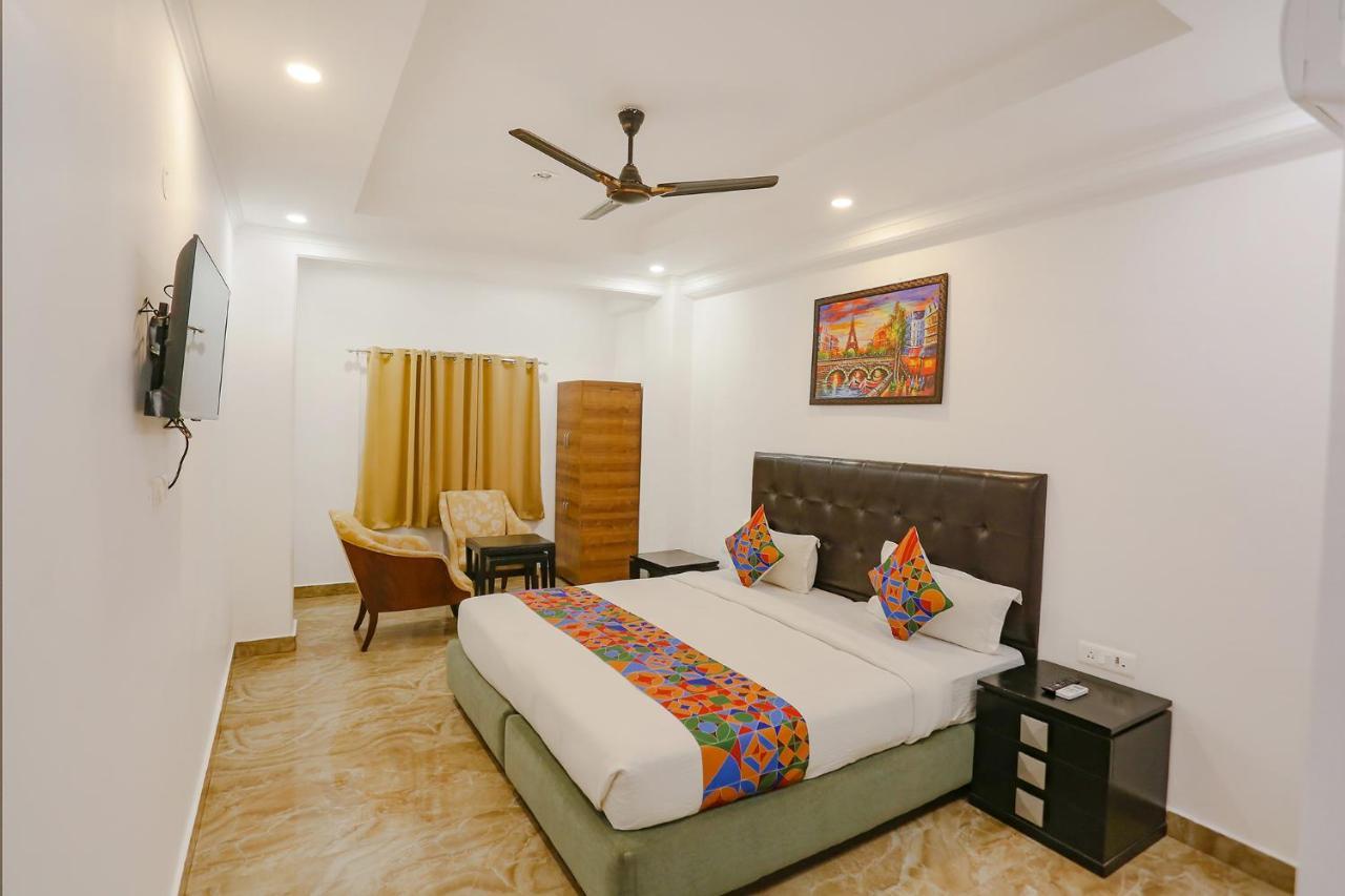 Hotel Fabexpress Taj Residency - Nr Yashobhoomi Convention Centre Delhi (National Capital Territory of India)