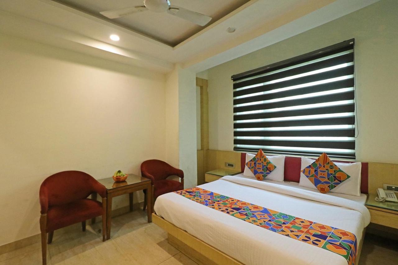 The Mohit - Railway Station - Paharganj Hotel