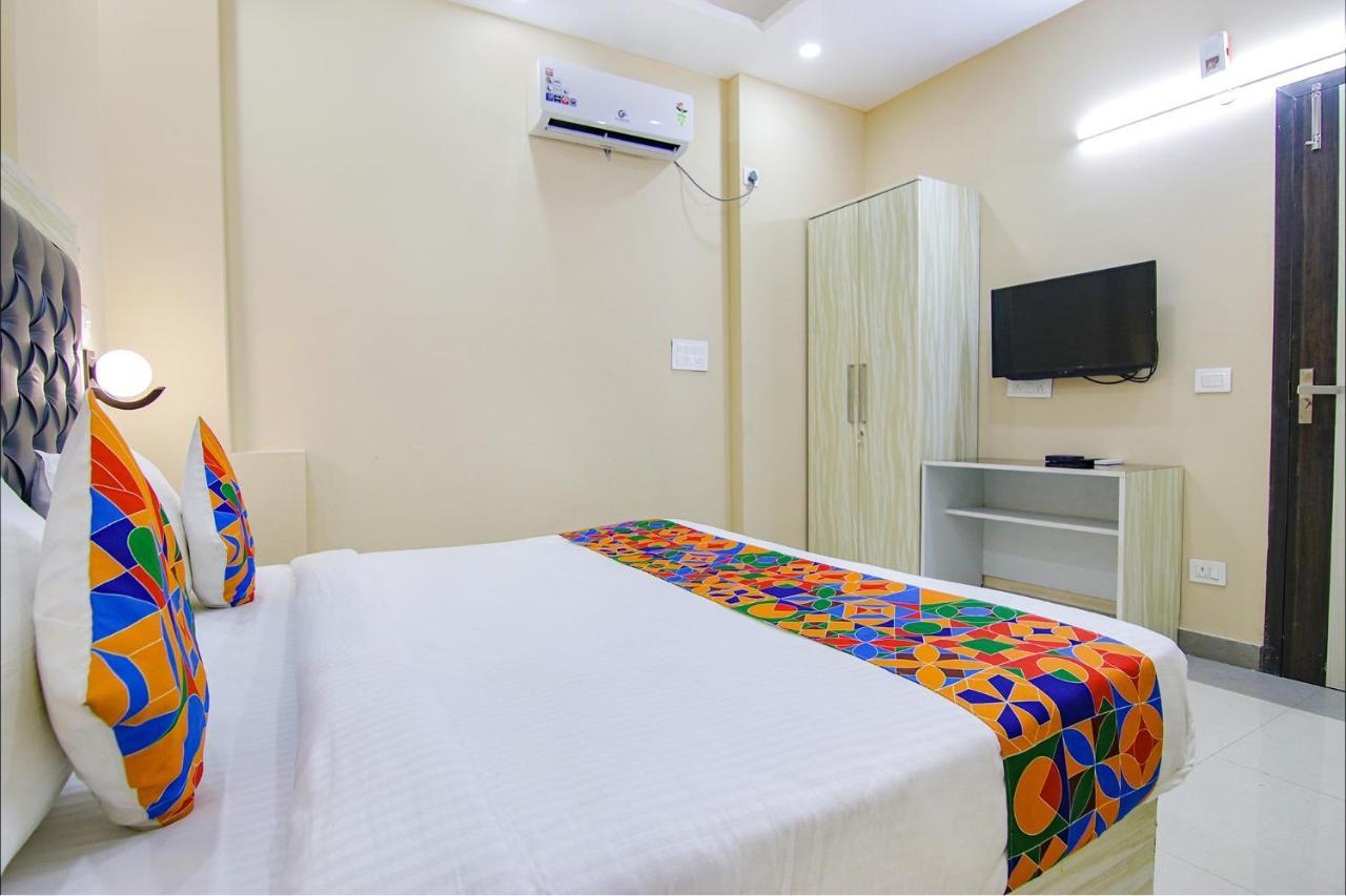 Fabhotel Ashok Vihar - Nr North Campus, Delhi