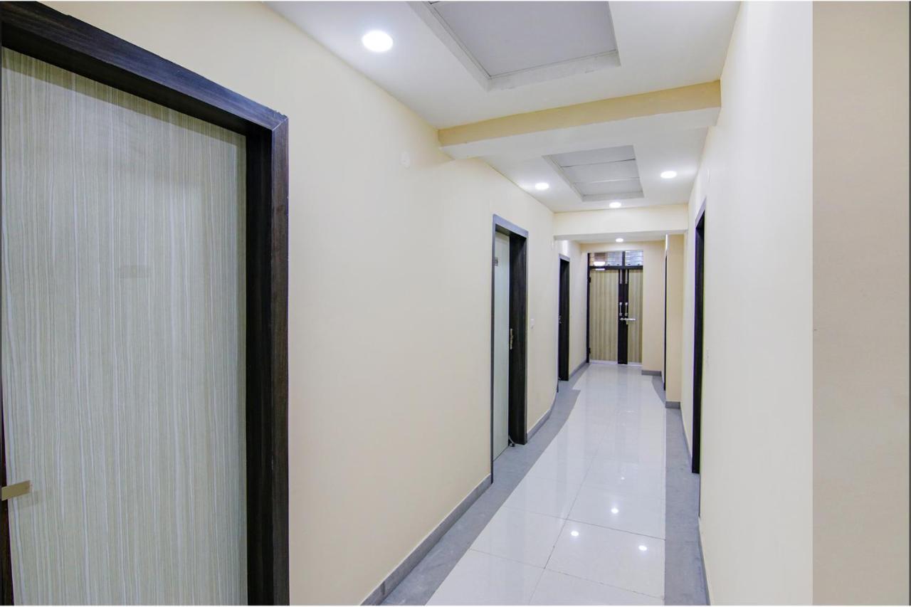 Fabhotel Ashok Vihar - Nr North Campus, Delhi Nova Deli