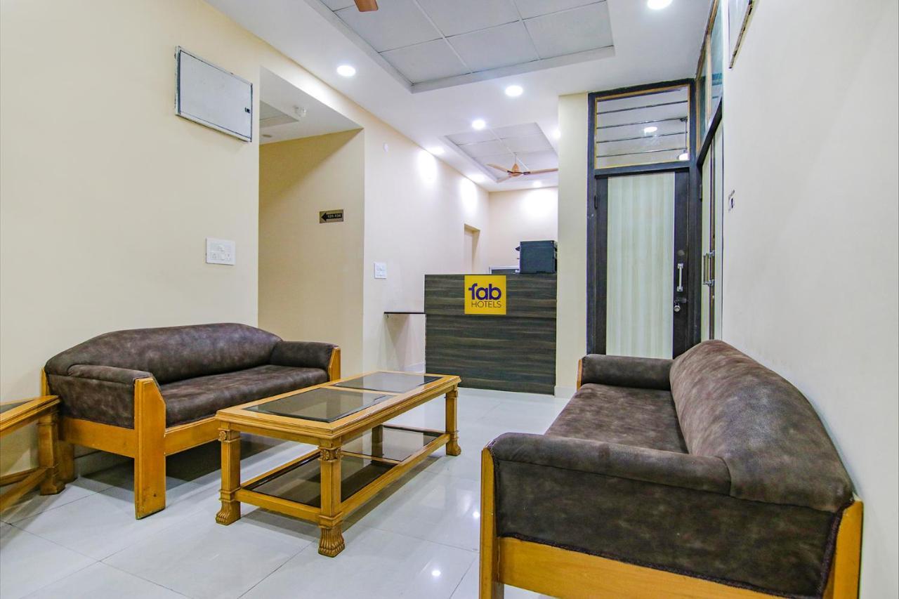 Fabhotel Ashok Vihar - Nr North Campus, Delhi Hotel Nova Deli