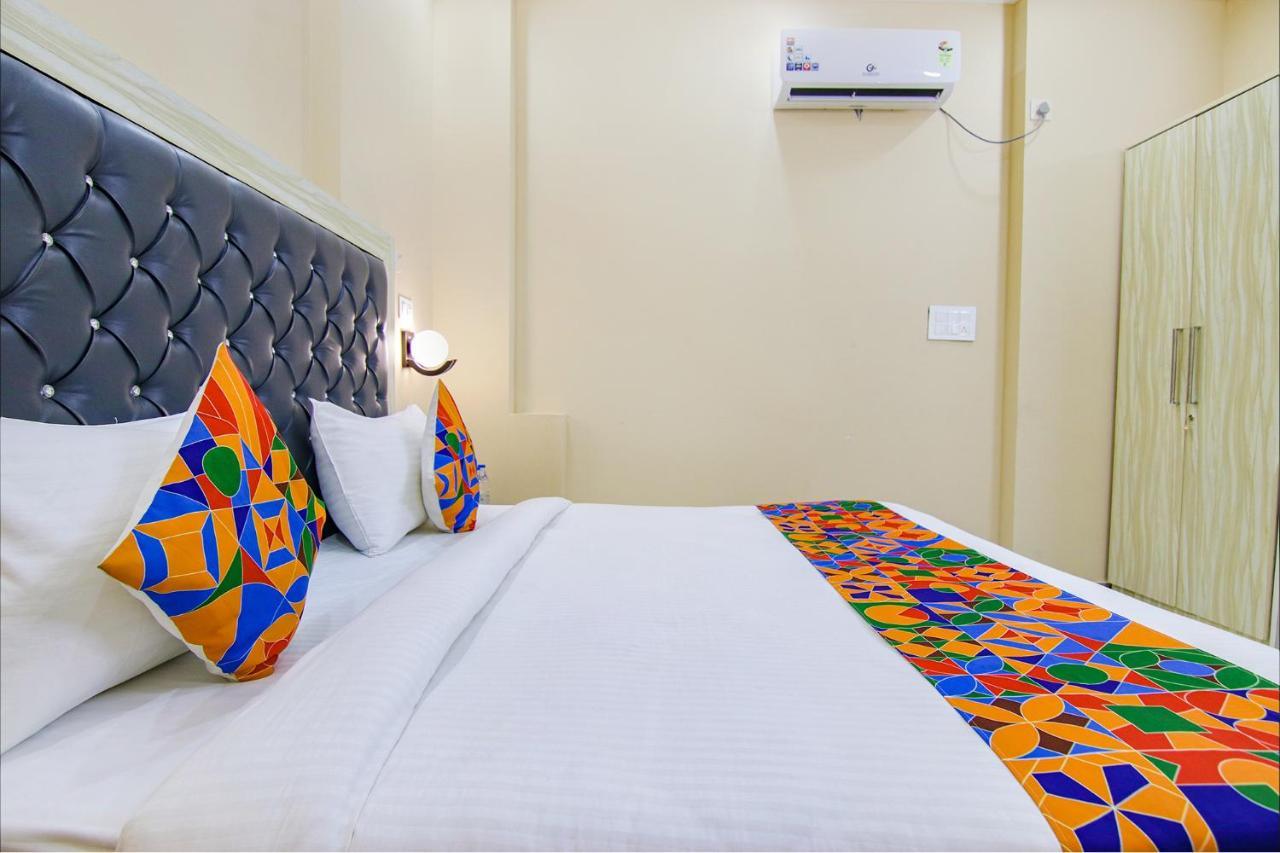 Fabhotel Ashok Vihar - Nr North Campus, Delhi 3*