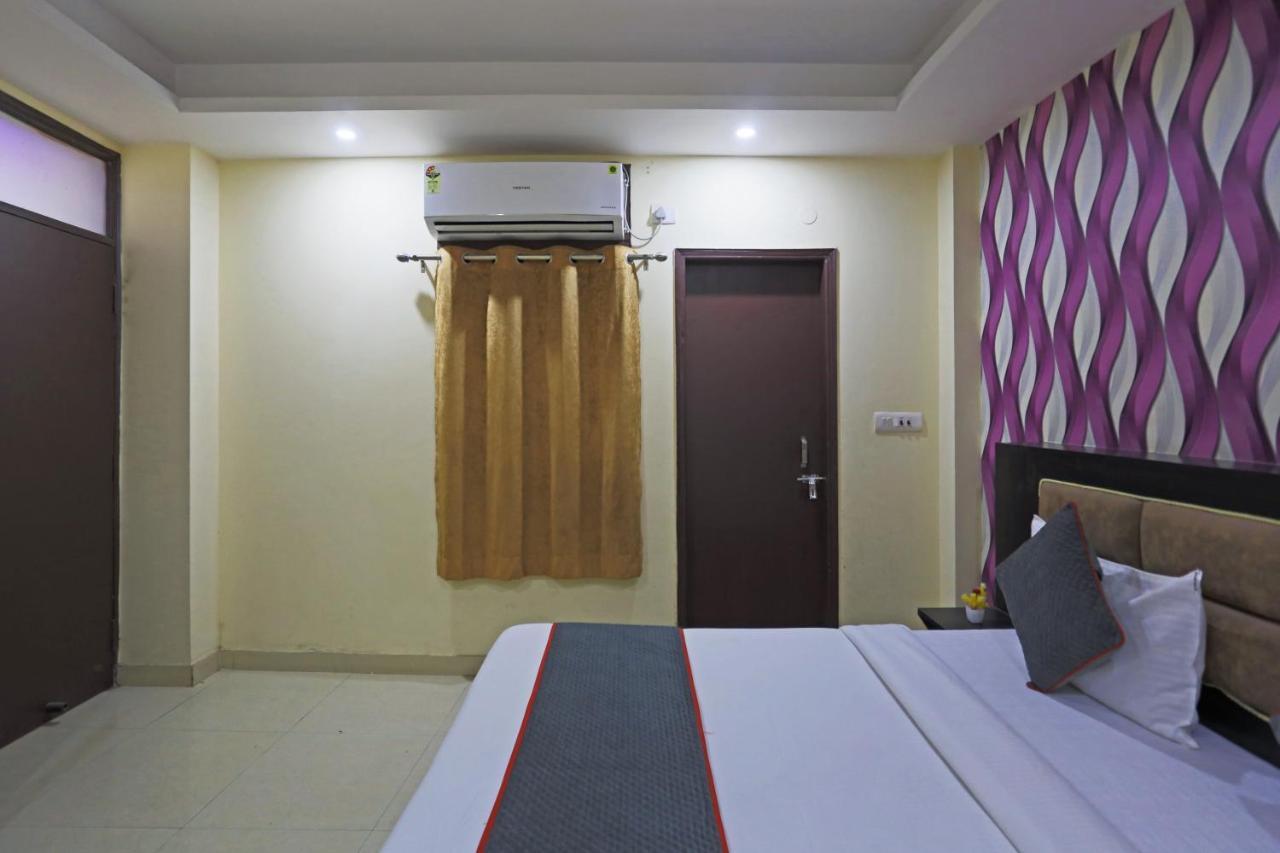 Airport Rosewood 4*
