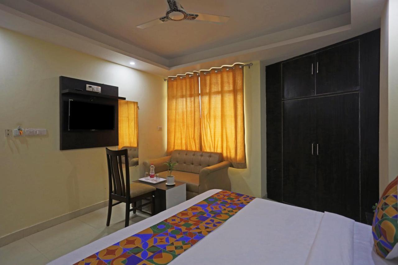Airport Rosewood 4*