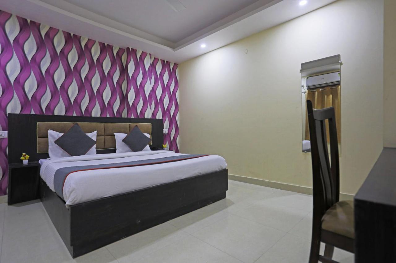 Airport Rosewood 4*