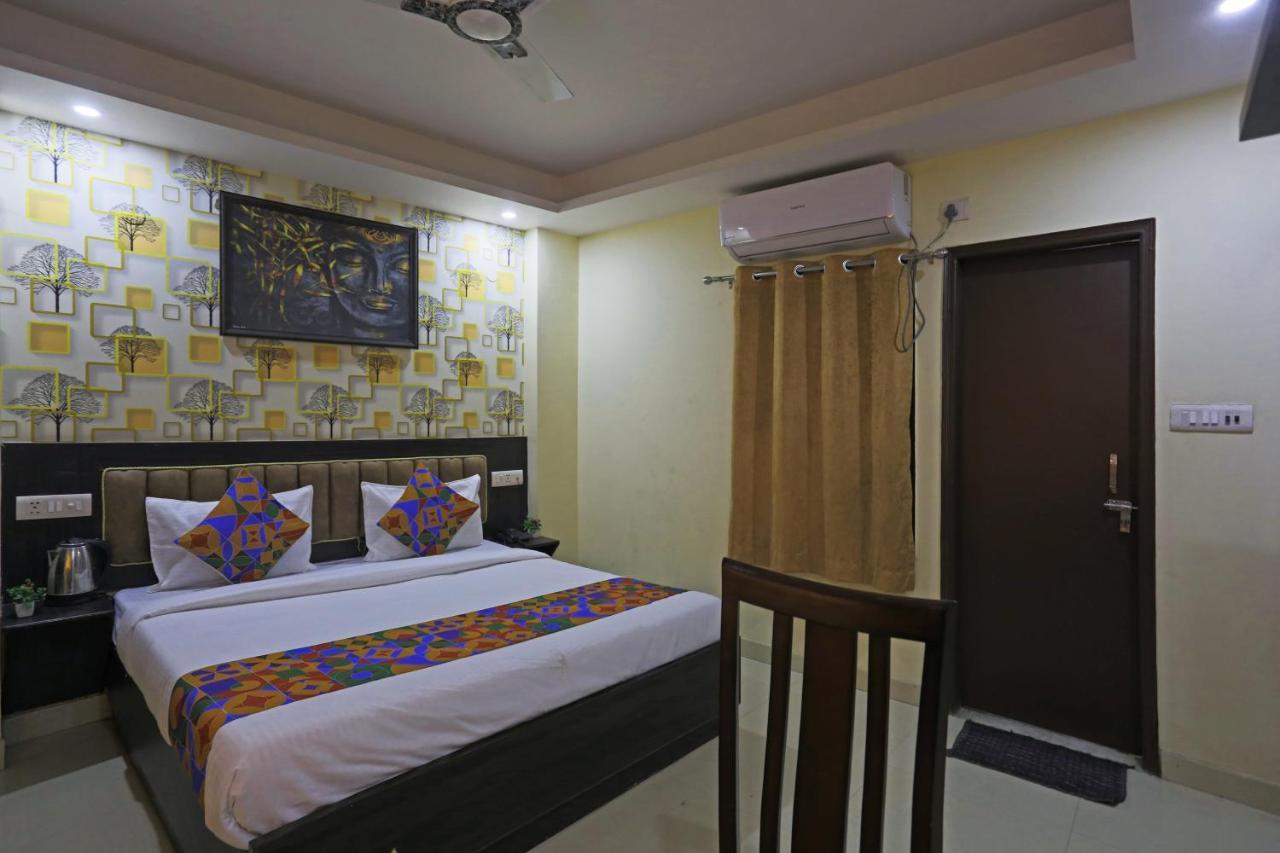 Hotel Airport Rosewood 4*