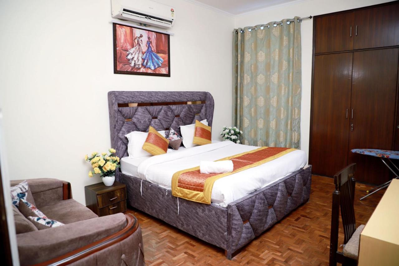 Fortune Service 3bhk,e-28 Saket 1b *