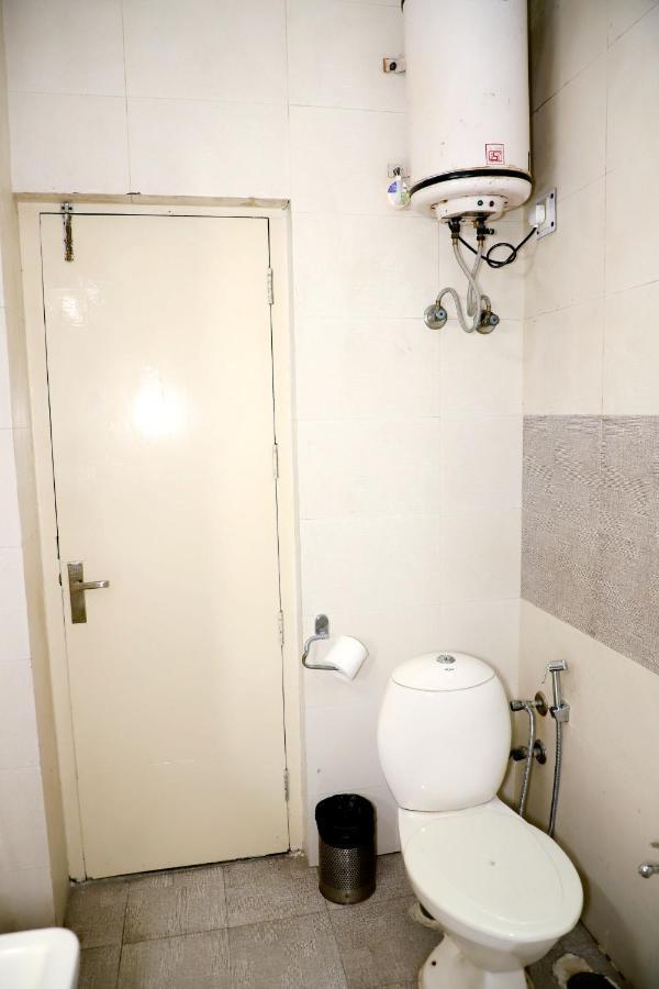 Fortune Service 3bhk,e-28 Saket 1b