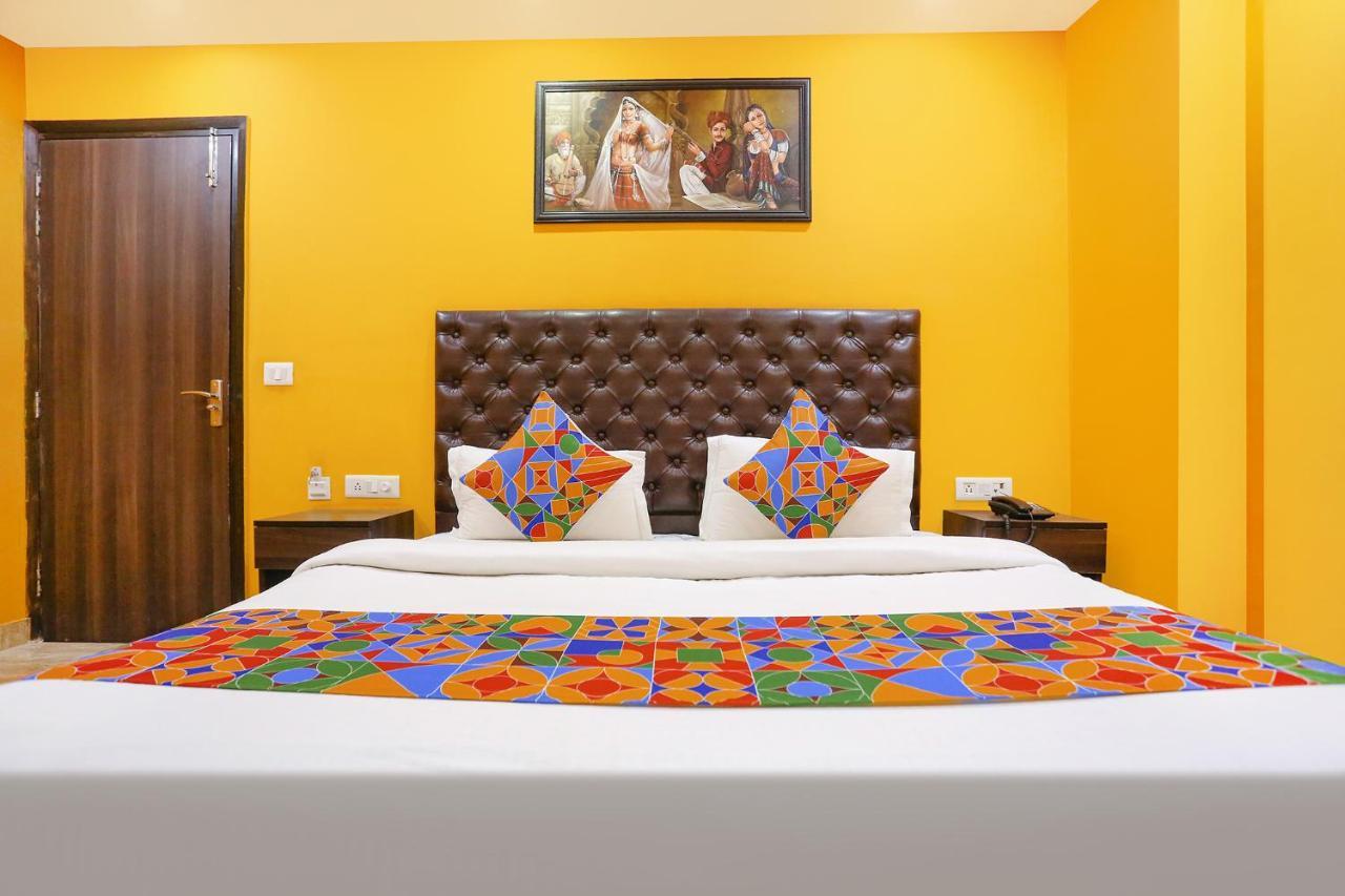 Hotel Fabexpress Taj 3*
