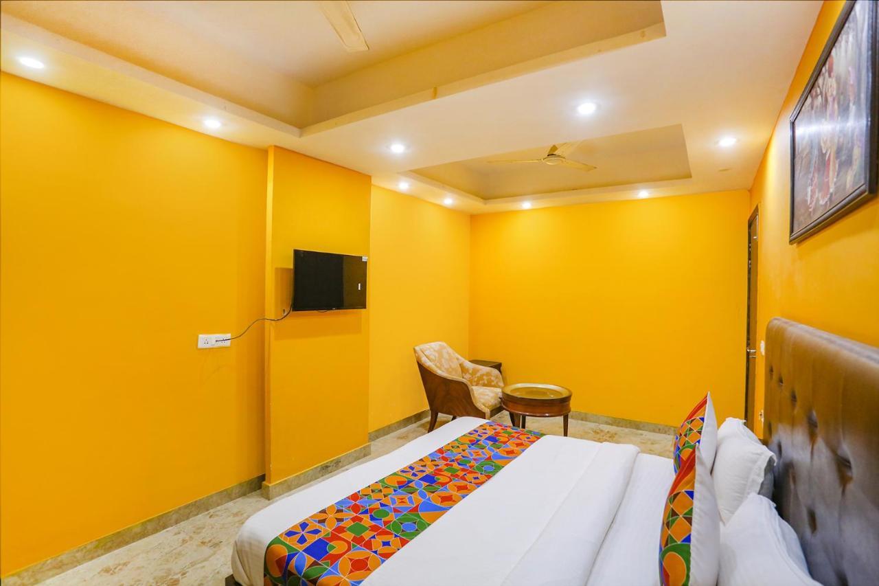 Hotel Fabexpress Taj 3*