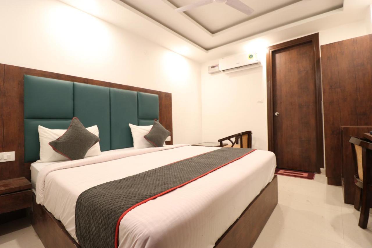 Krone A Family Near Igi Airport Delhi 4* New Delhi