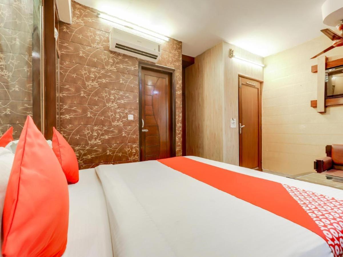 Hotel Roma Deluxe - Railway Station