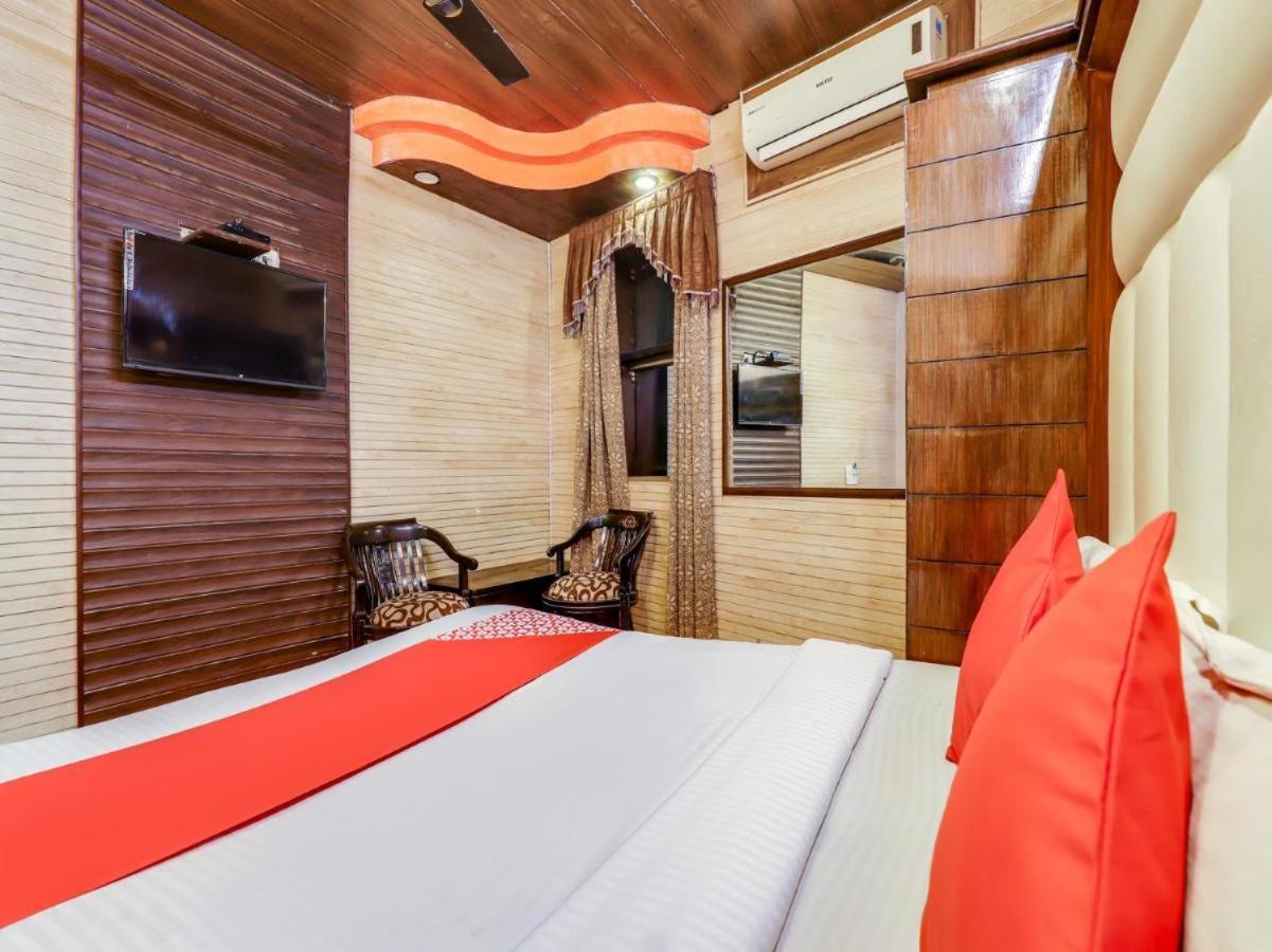 Hotel Roma Deluxe - Railway Station