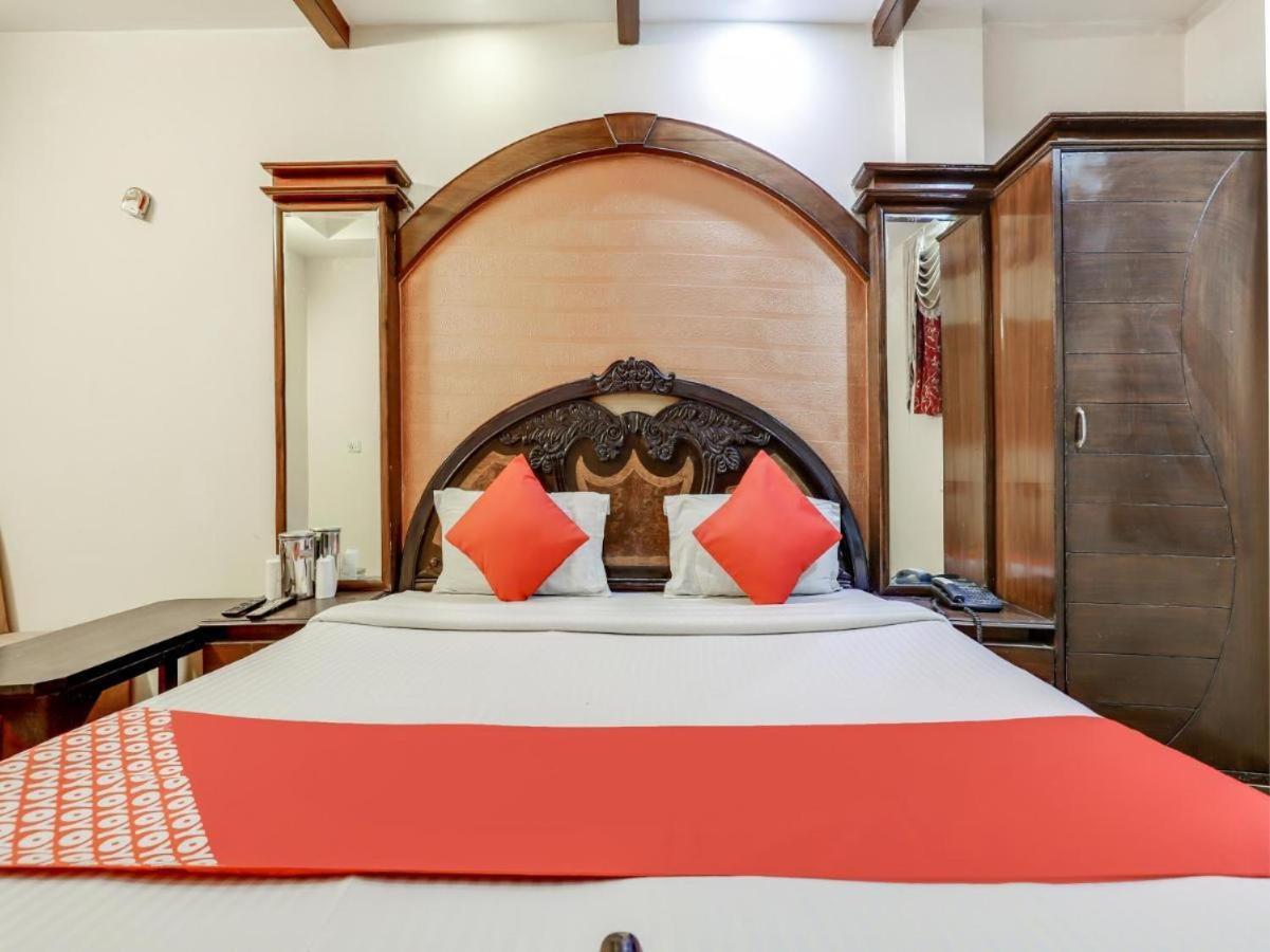 Hotel Roma Deluxe - Railway Station