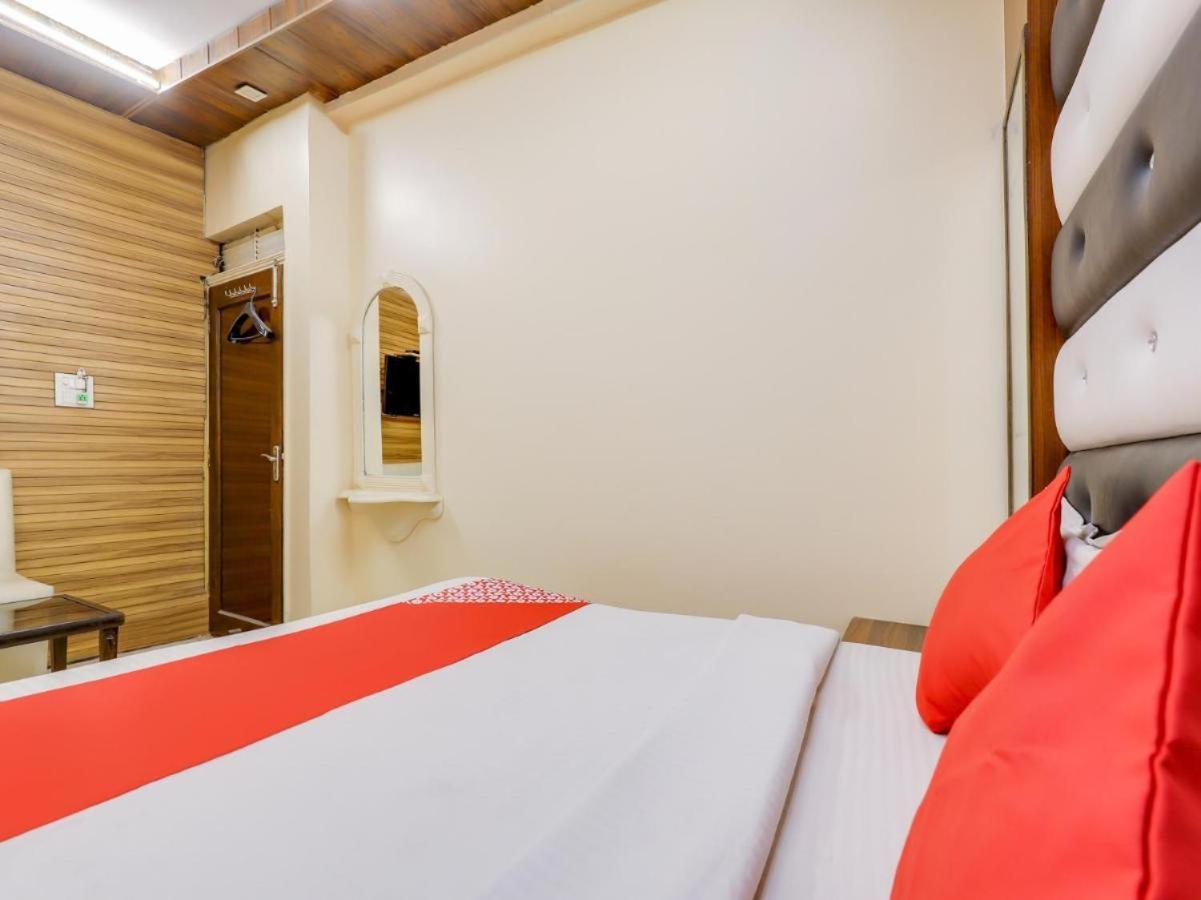 Hotel Roma Deluxe - Railway Station
