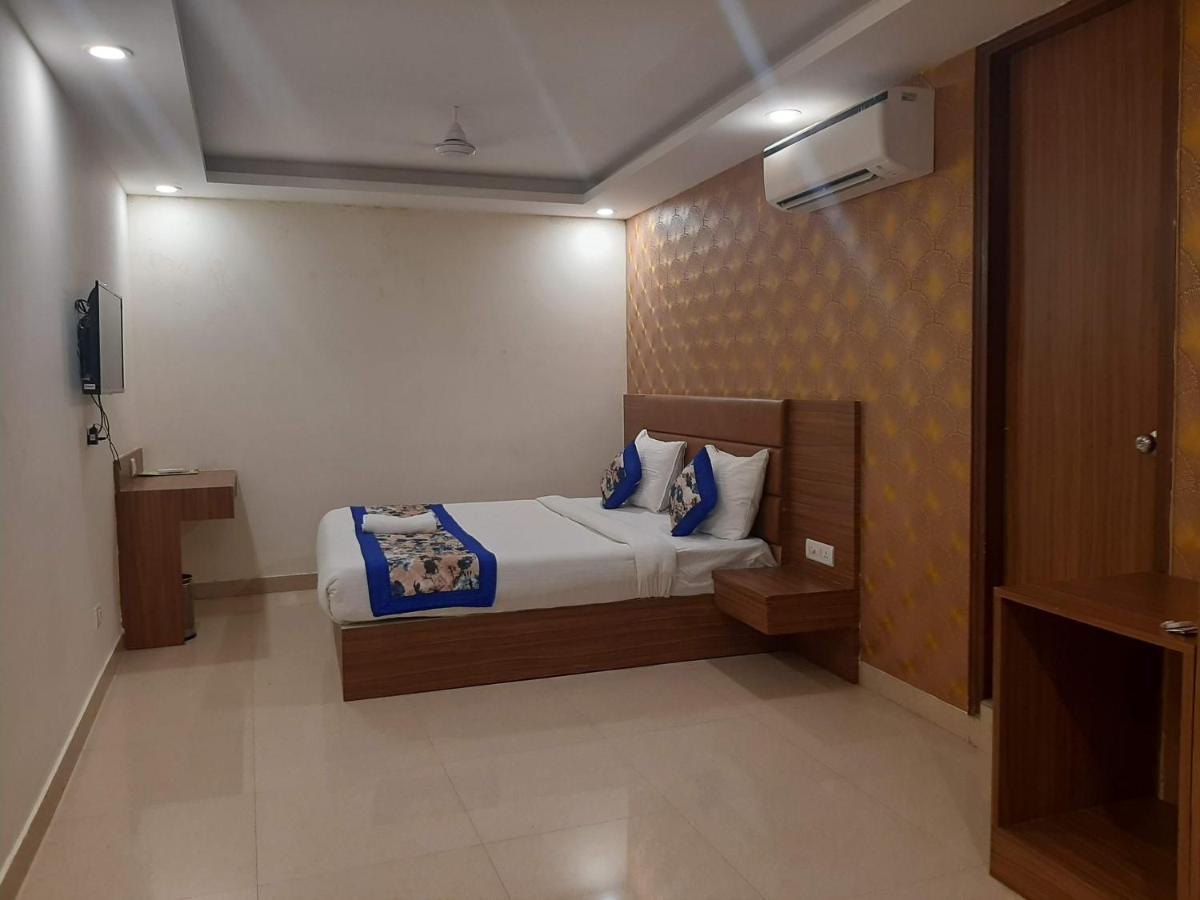 Ronit Royal Delhi Airport By D'capitol Hotel 4*
