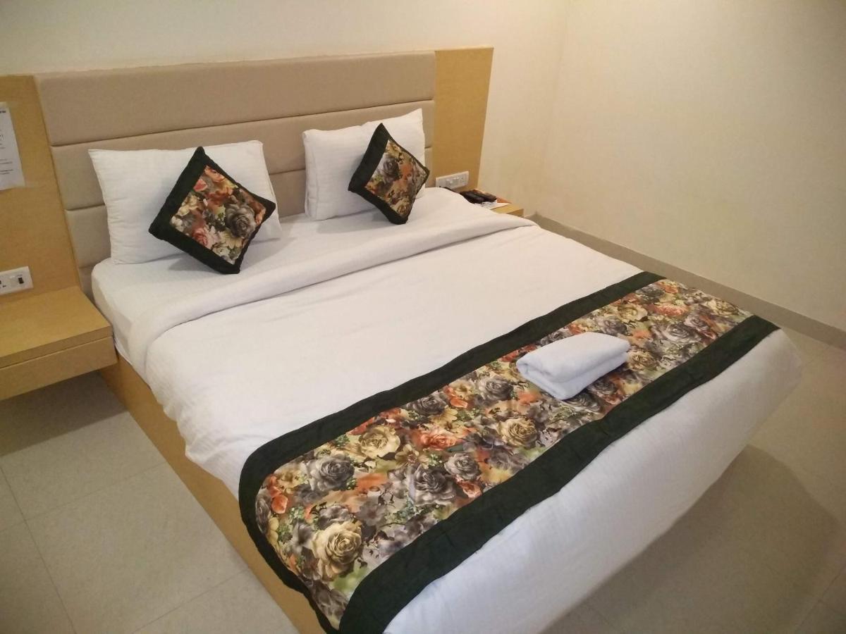 Hotel Ronit Royal Delhi Airport By D'capitol 4*