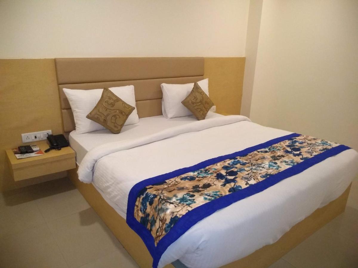 Hotel Ronit Royal Delhi Airport By D'capitol 4*