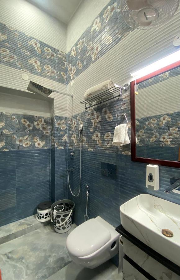 Vrindavan Residency Guest house *