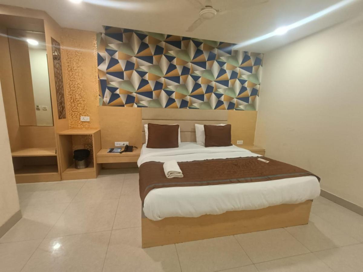 Ronit Royal Delhi Airport By D'capitol Hotel 4*