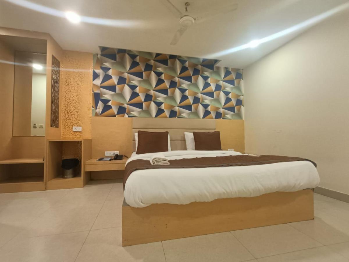 Ronit Royal Delhi Airport By D'capitol Hotel 4*