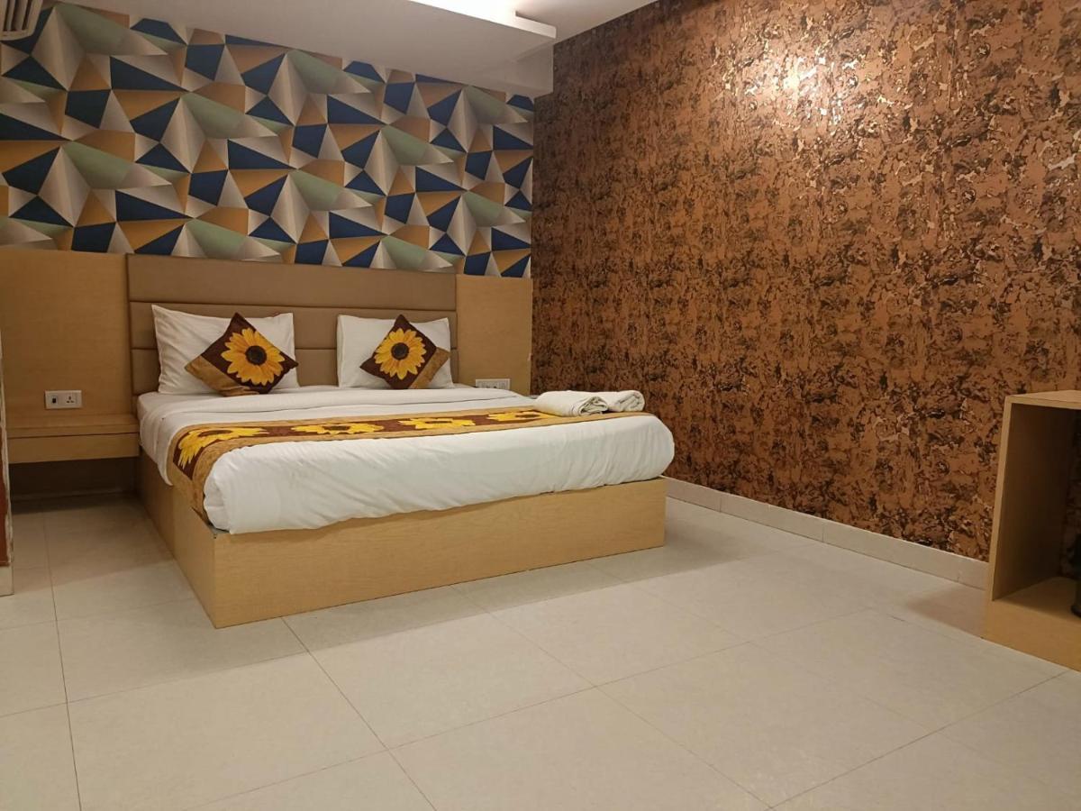 Hotel Ronit Royal Delhi Airport By D'capitol 4*