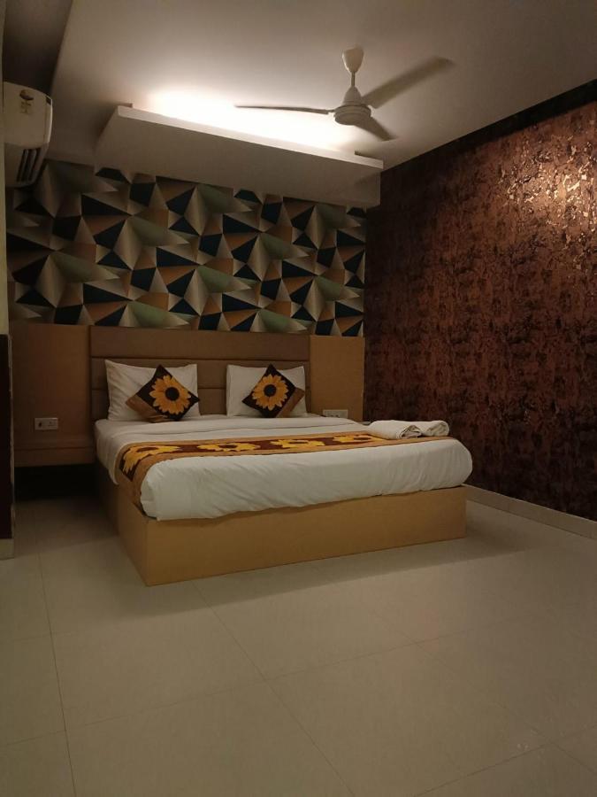 Hotel Ronit Royal Delhi Airport By D'capitol