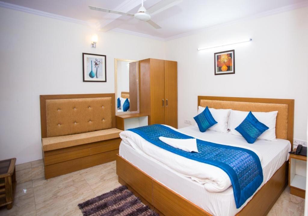 Hotel Street 3*