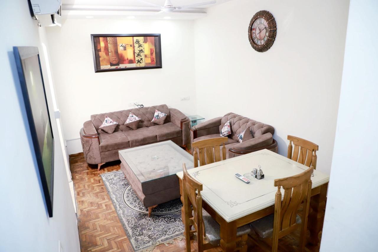 Apartment Fortune Service 3bhk,e-28 Saket 1b *