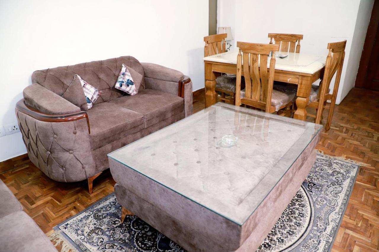 Fortune Service 3bhk,e-28 Saket 1b Apartment *