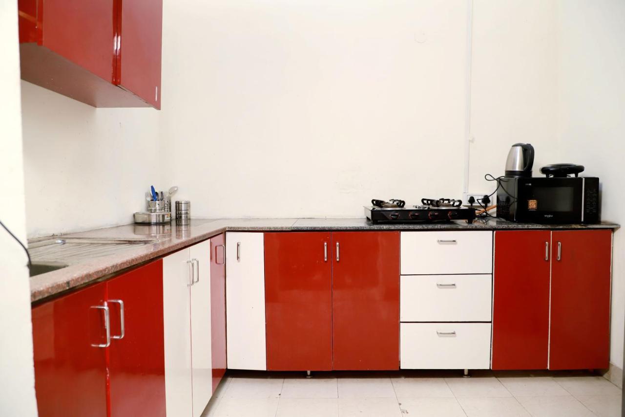 Fortune Service 3bhk,e-28 Saket 1b Apartment