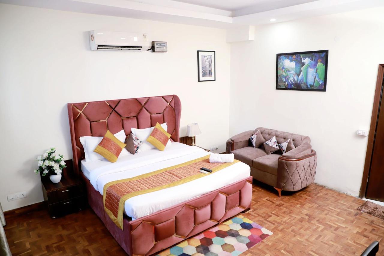 Apartment Fortune Service 3bhk,e-28 Saket 1b