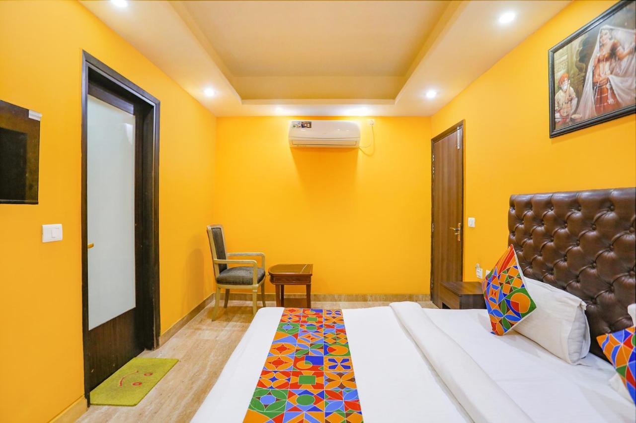 Hotel Fabexpress Taj 3*