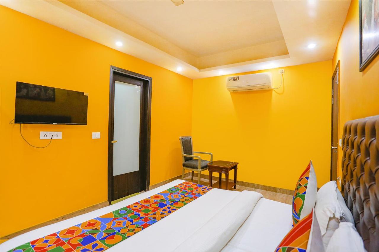 Hotel Fabexpress Taj 3*