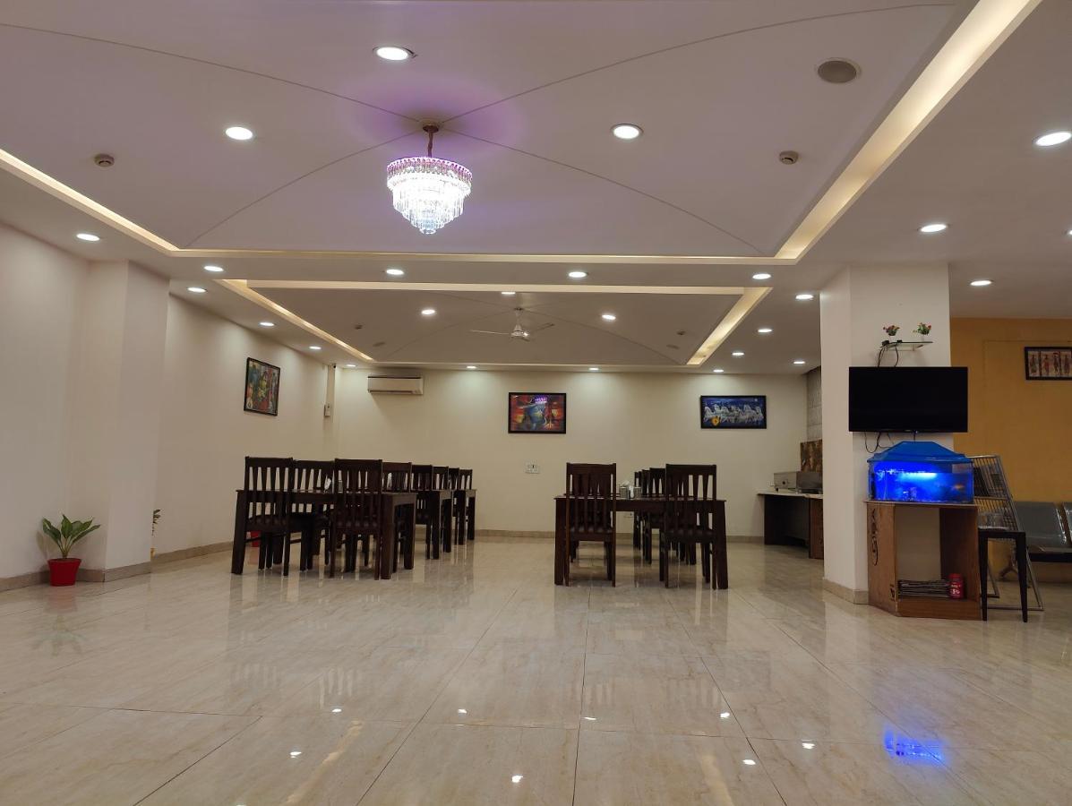 Ronit Royal Delhi Airport By D'capitol 4*