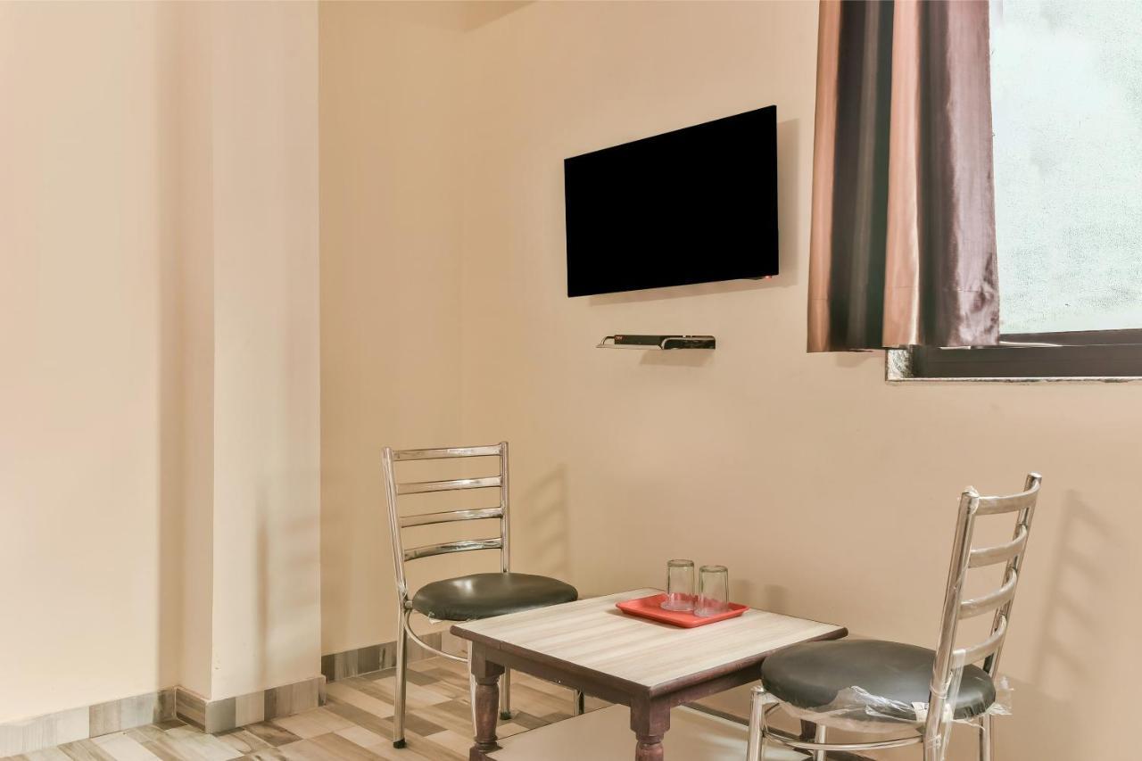 Hotel Oyo Clink New Delhi