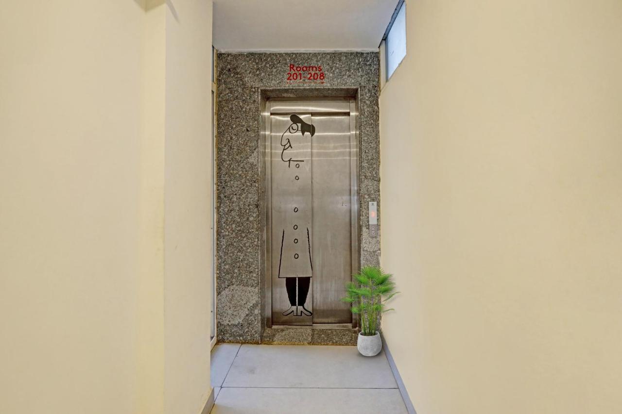 Oyo Townhouse 587 Sector 19 Hotel