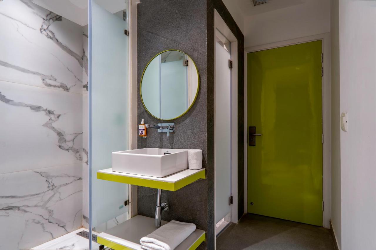 Hotel Le Roi Express Paharganj New Delhi